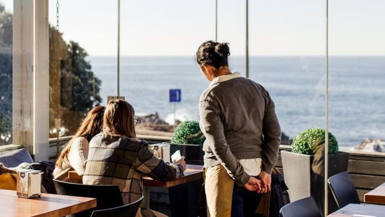 Tavi-Confeitaria-da-Foz-Top 5 Cafes in Porto for a Winter day