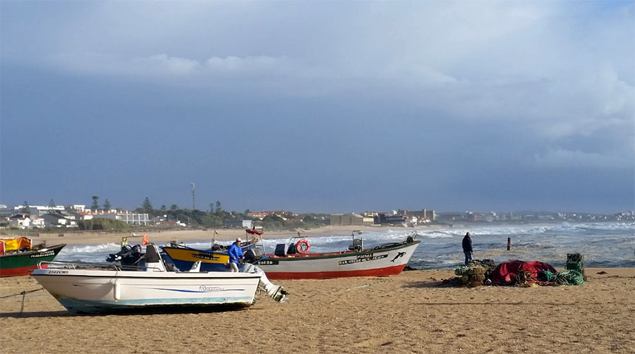 Best Beaches in the Porto Region: Aguda Beach