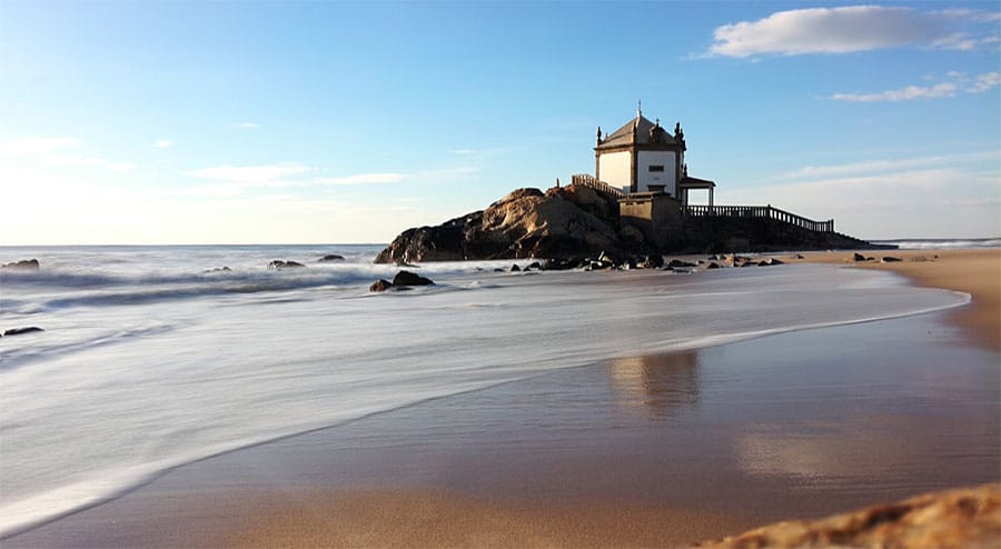 Best Beaches in the Porto Region: Senhor da Pedra Beach